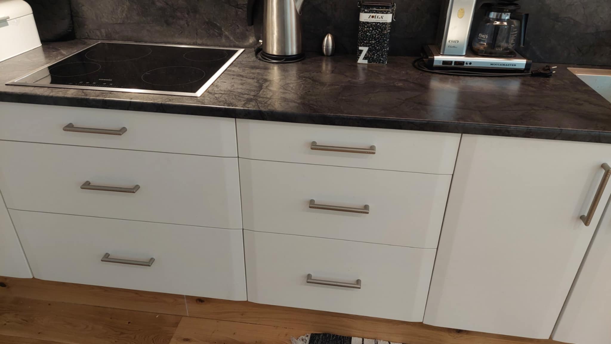 Black and white kitchen